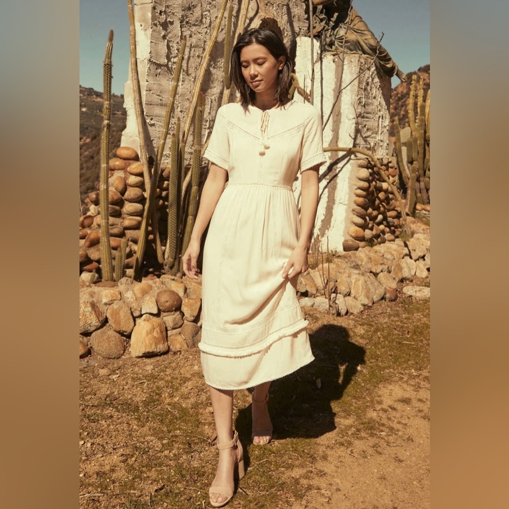 VETTA Capsule The Lace Midi Dress Size Sm
